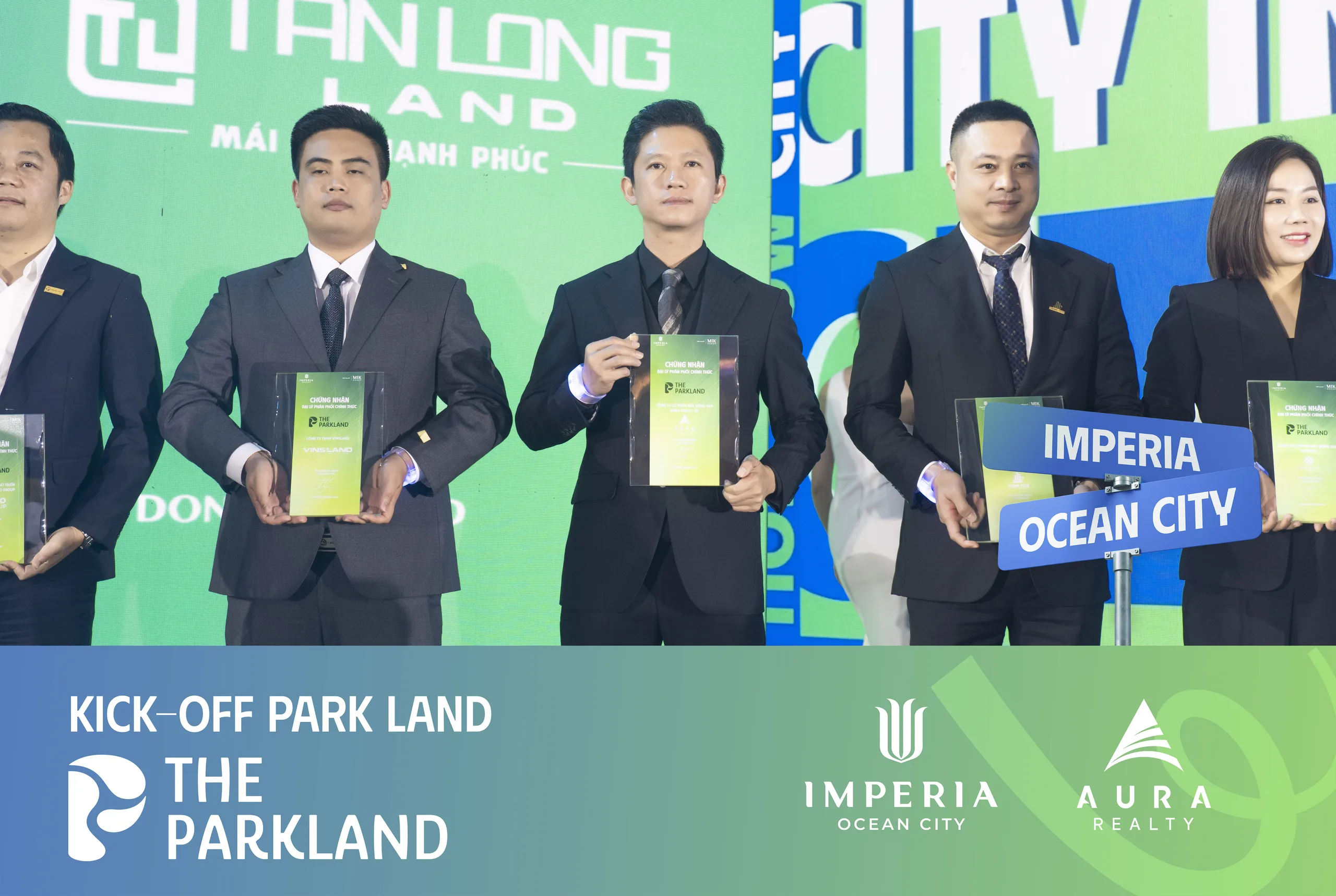 Hoạt động công ty Aura Realty